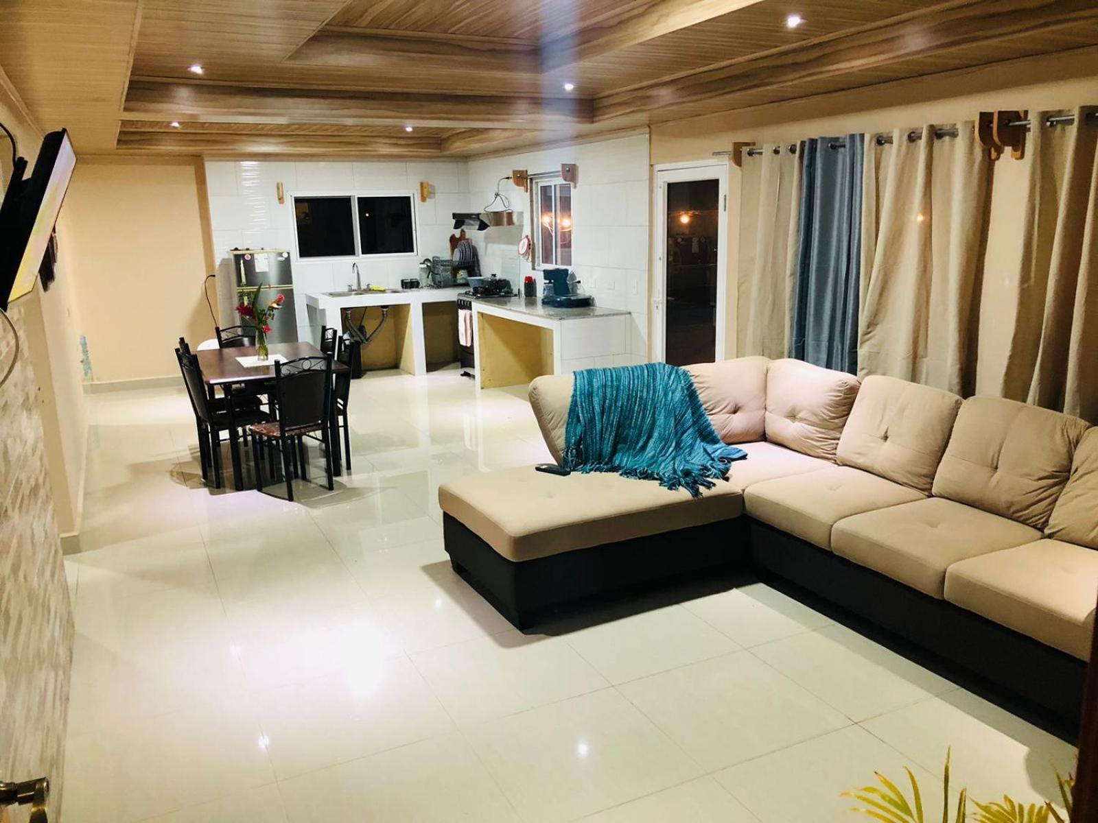Isabella Hostel And Pool Alto Boquete Екстериор снимка