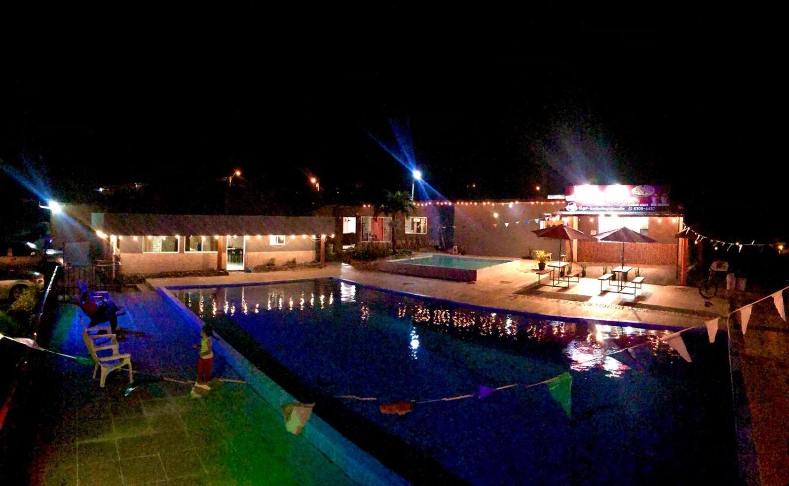 Isabella Hostel And Pool Alto Boquete Екстериор снимка
